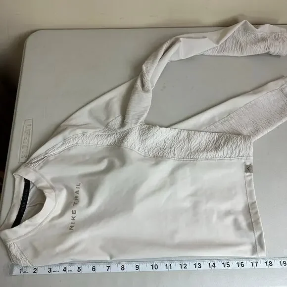 Nike Trail Dri Fit Crop Top Athletic Running Size XS Athletic Running Hiking Gym - Picture 9 of 10